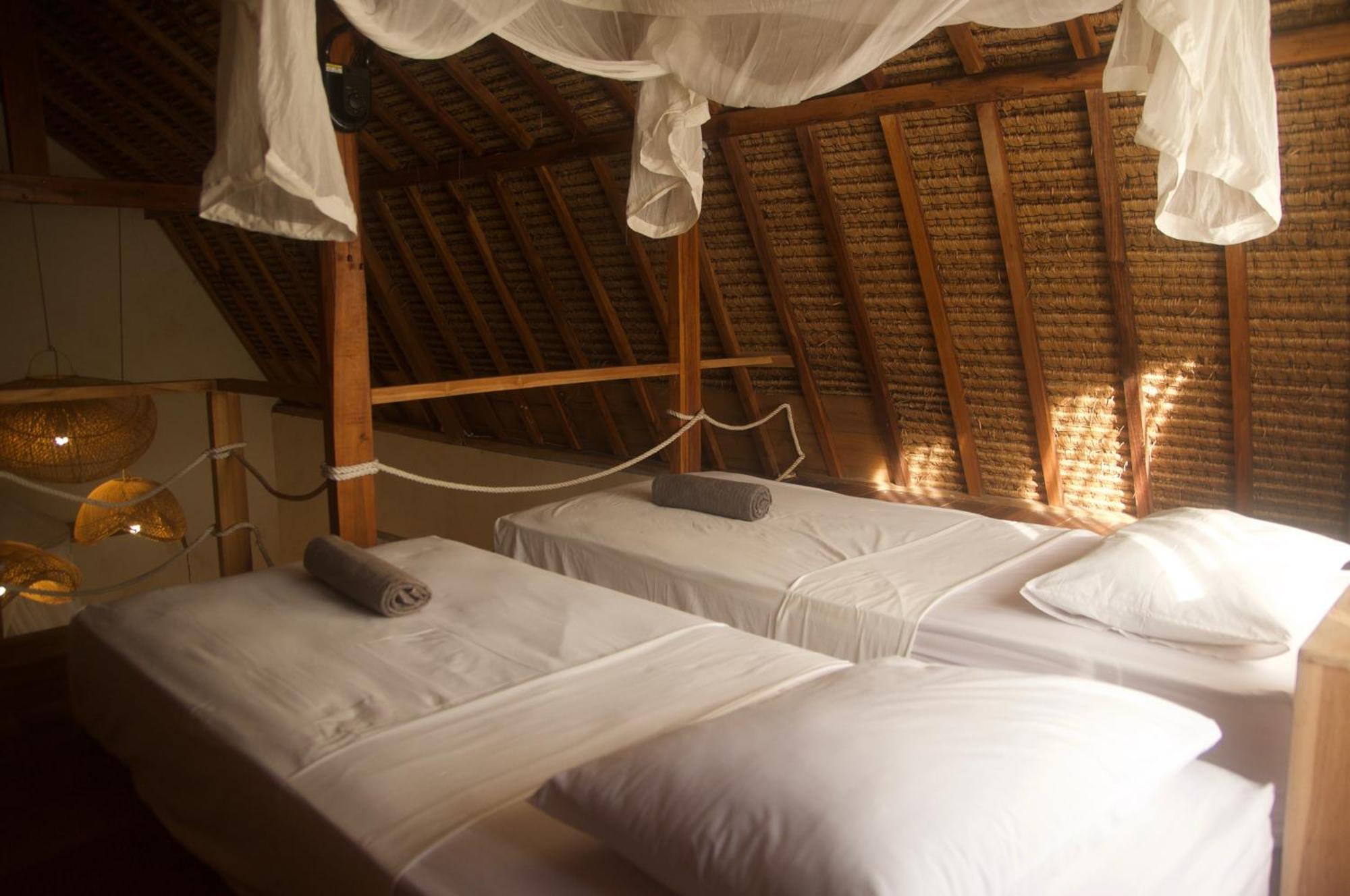 Owa Lodge Areguling Kuta  Стая снимка