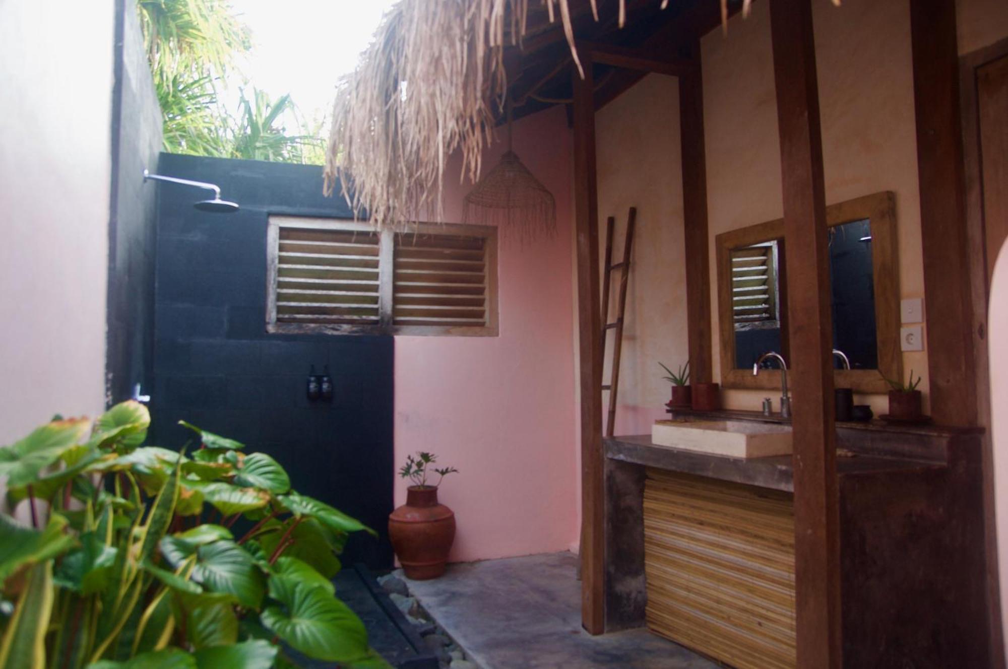 Owa Lodge Areguling Kuta  Стая снимка