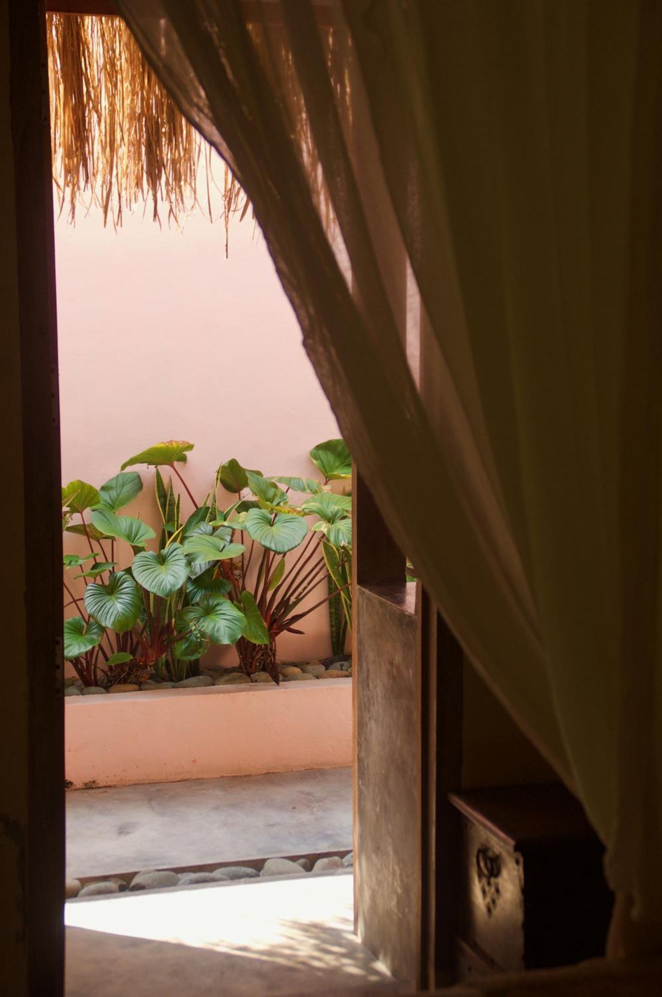 Owa Lodge Areguling Kuta  Стая снимка